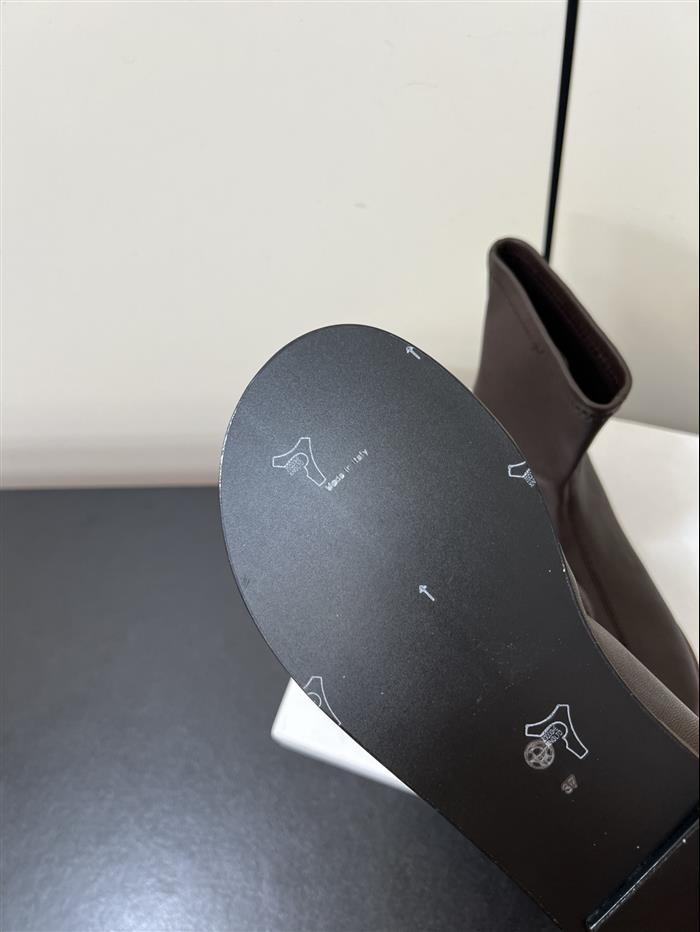 2025112817323417 320